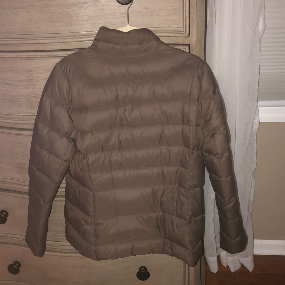 Lands End featherlight down jacket. - Picture 3 of 8